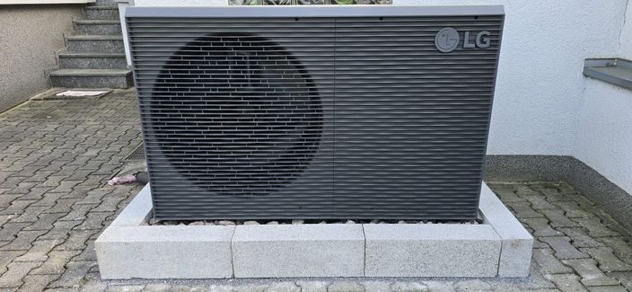 Beispielarbeit von SUNTHERMS  Wärmepumpentechnik - Photovoltaik - Alt & Neubausanierung - Meisterbetrieb - veröffentlicht auf Heizungsbau.net
