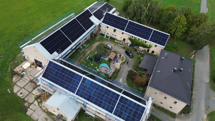 Beispielarbeit von IDP Industrie-Dachsanierung und Photovoltaik UG (haftungsbeschränkt) - veröffentlicht auf Dachdecker.com