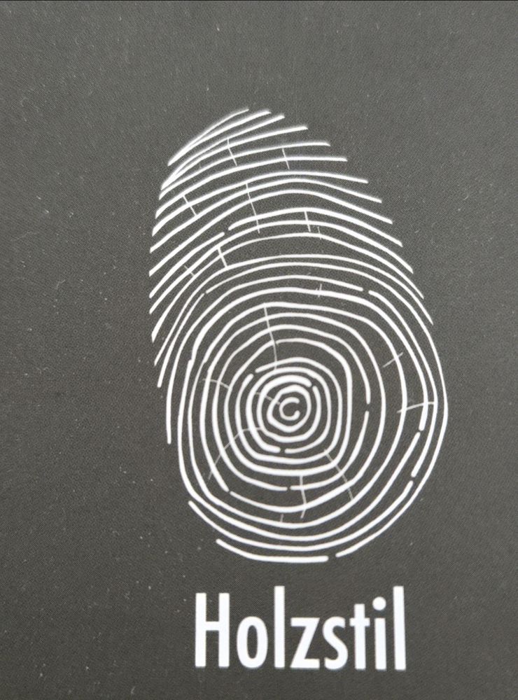 Logo der Firma Holzstil aus Garmisch-Partenkirchen auf dem Branchenportal Tischler-Schreiner.org