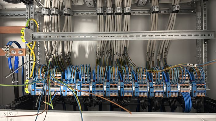 Beispielarbeit von Ekrem Rakman Elektroinstallation und Kabelverlegung - veröffentlicht auf Elektriker.org