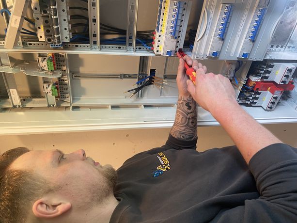 Beispielarbeit von Hornet Solar GmbH - veröffentlicht auf Elektriker.org
